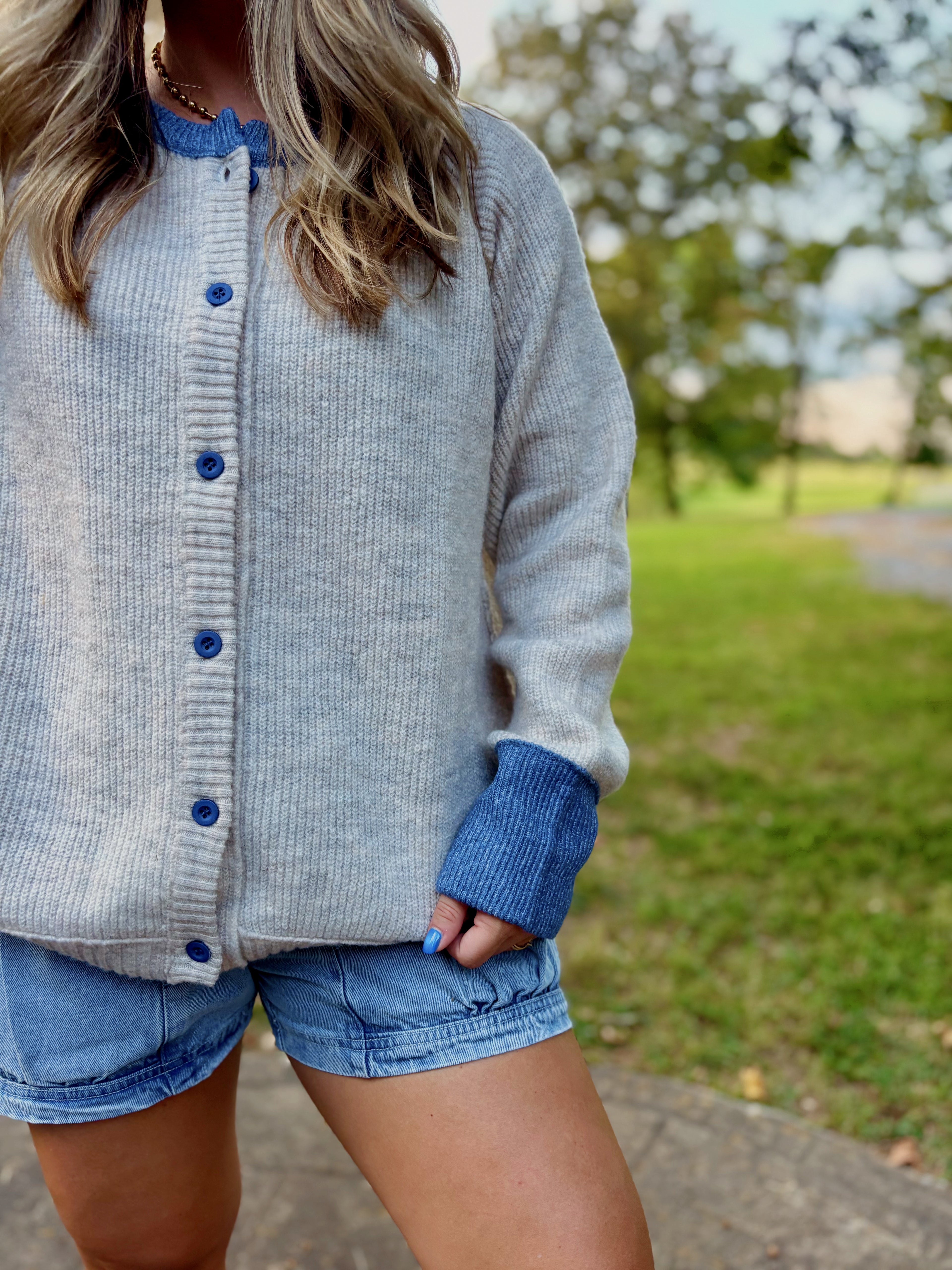 Belly Contrast Button Cardigan