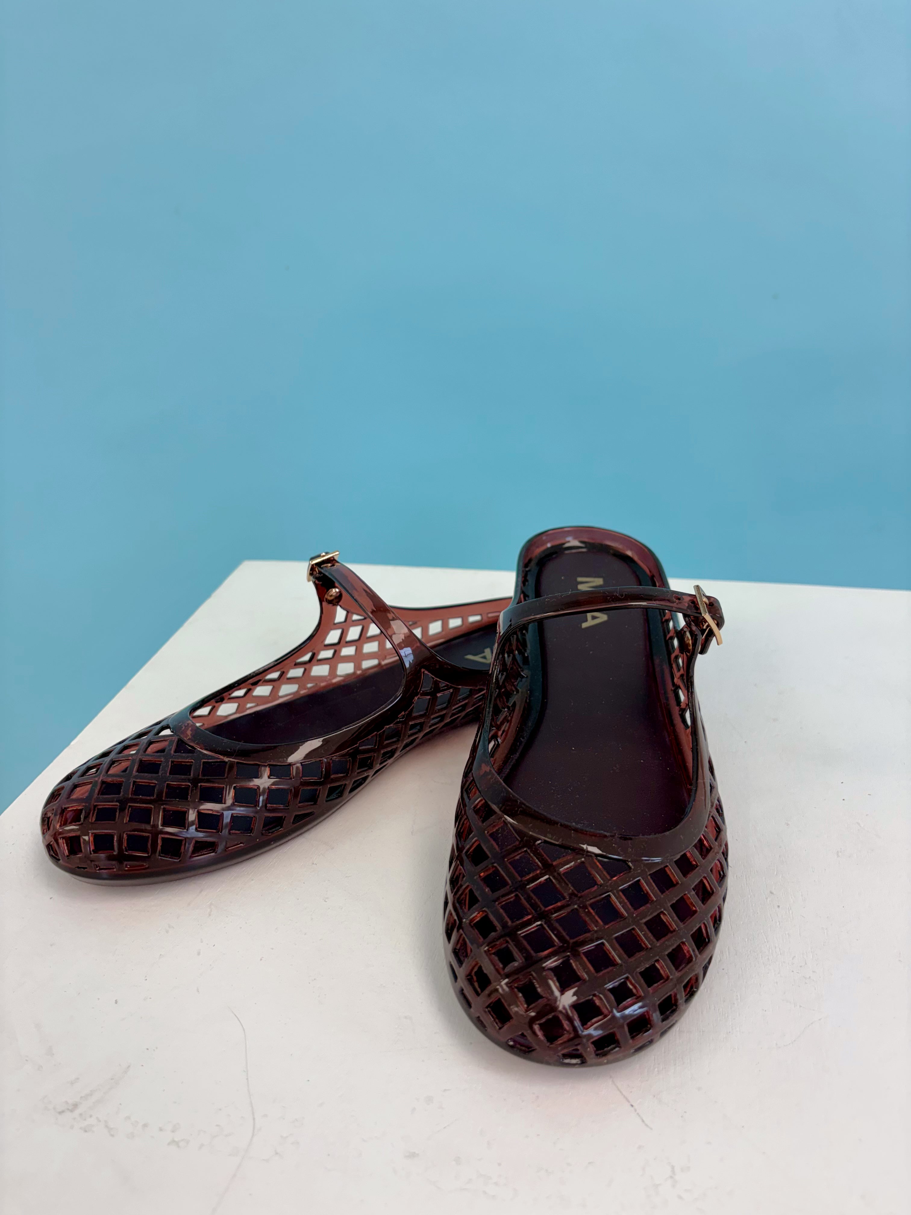 Cherry Brown Jelly Sandals