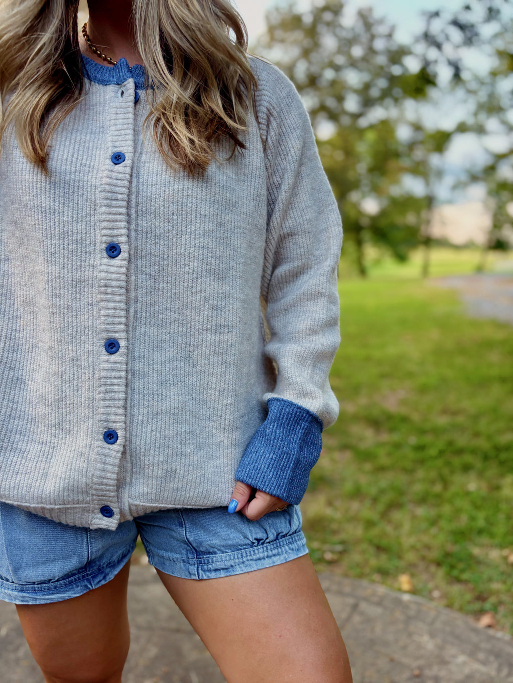Belly Contrast Button Cardigan