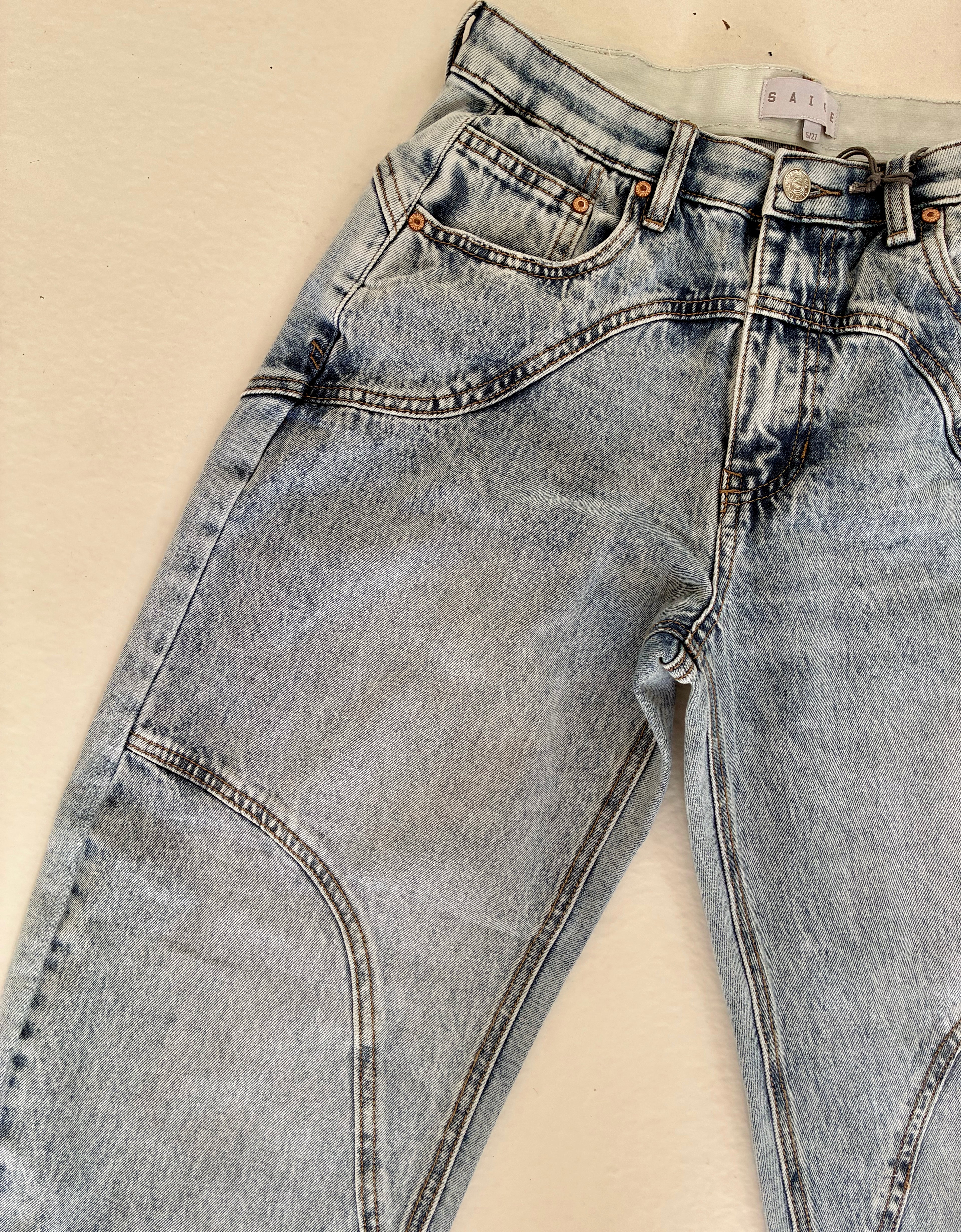 Everyday Barrel Jeans